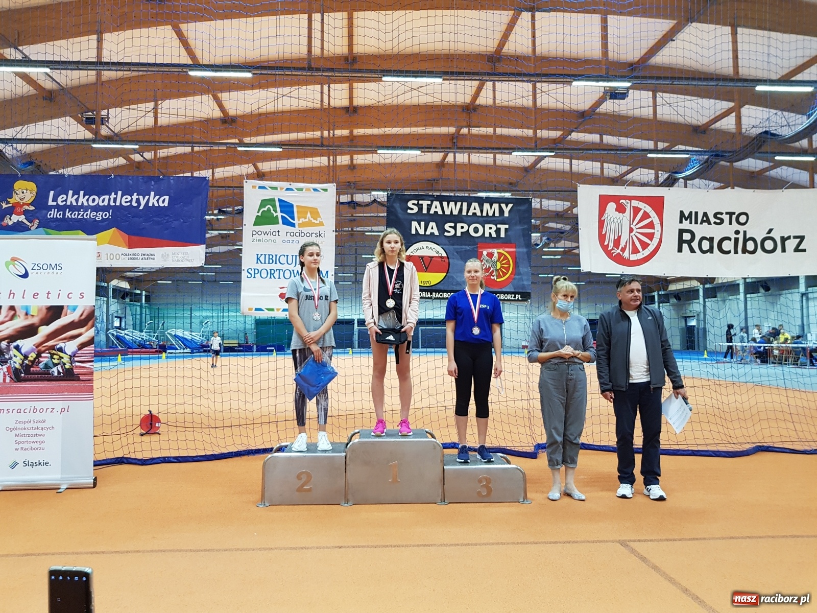 Zdjęcie w galerii na portalu naszraciborz.pl: Mały Memoriał Lekkoatletyczny im. Janusza Kusocińskiego w ZSOMS wiadomości z regionu