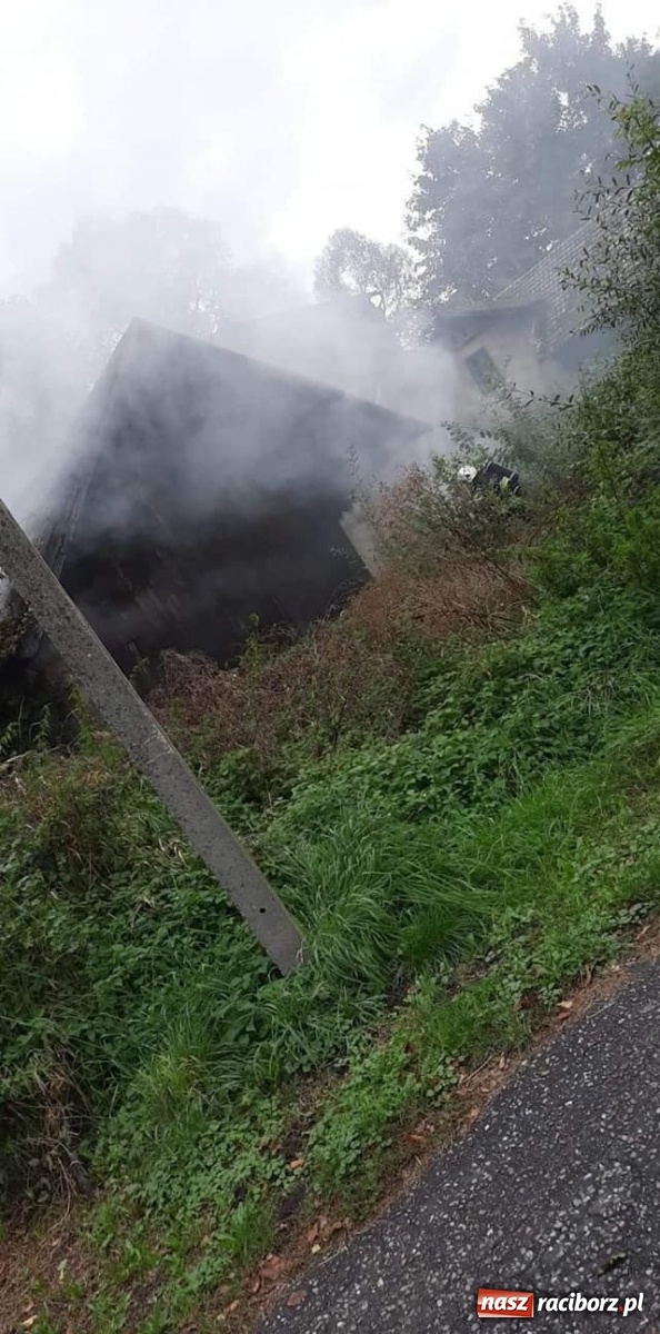 Zdjęcie w galerii na portalu naszraciborz.pl: Raport 998. Bombowy wtorek raciborskich strażaków. Pożar w Zabełkowie wiadomości z regionu