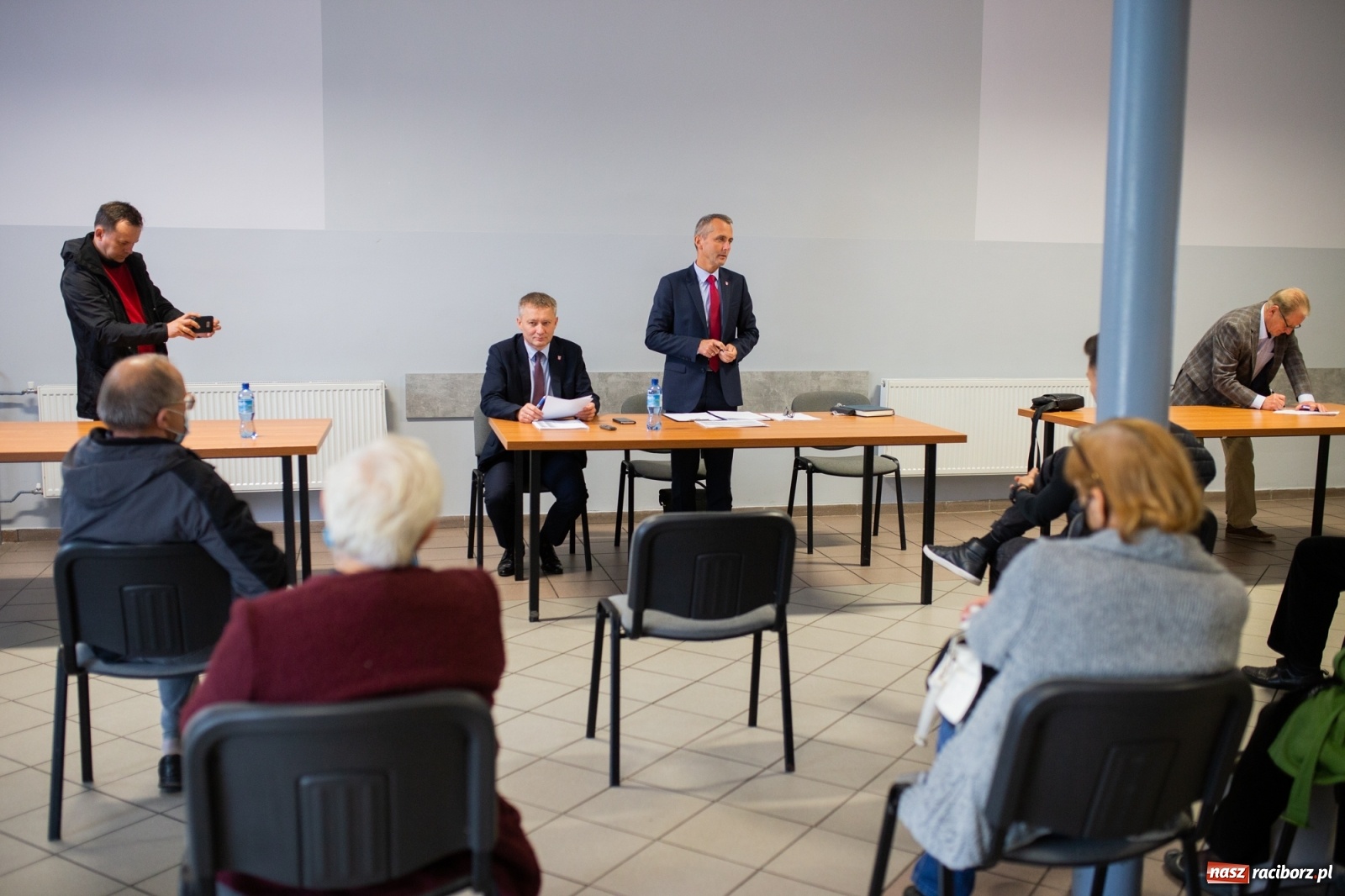 Zdjęcie w galerii na portalu naszraciborz.pl: Prezydent w Brzeziu. Problemy zgłaszane przez mieszkańców  wiadomości z regionu