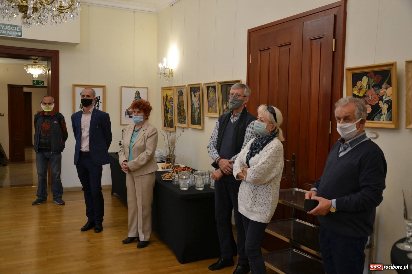 Zdjęcie w galerii na portalu naszraciborz.pl: Poza horyzontem - wernisaż malarstwa Marii Kucharskiej na zamku  wiadomości z regionu