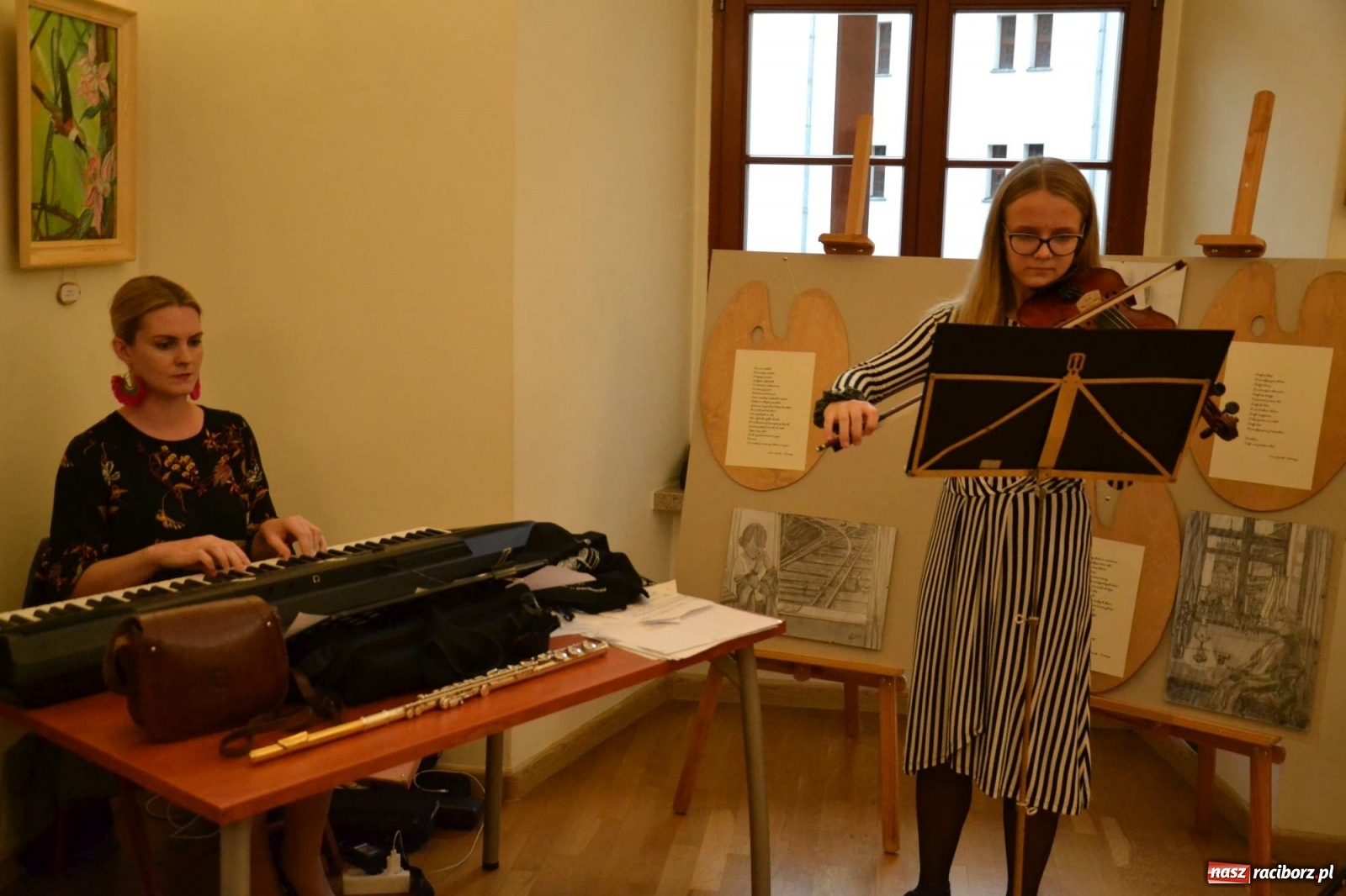 Zdjęcie w galerii na portalu naszraciborz.pl: Poza horyzontem - wernisaż malarstwa Marii Kucharskiej na zamku  wiadomości z regionu