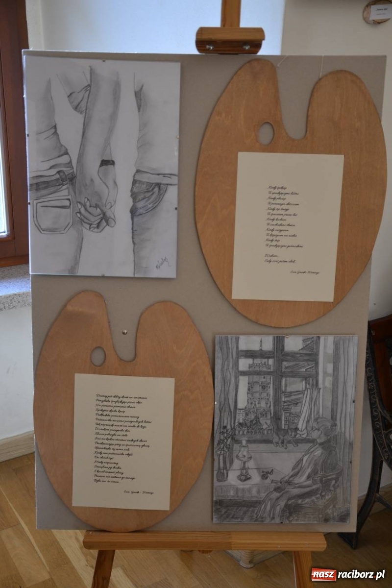 Zdjęcie w galerii na portalu naszraciborz.pl: Poza horyzontem - wernisaż malarstwa Marii Kucharskiej na zamku  wiadomości z regionu