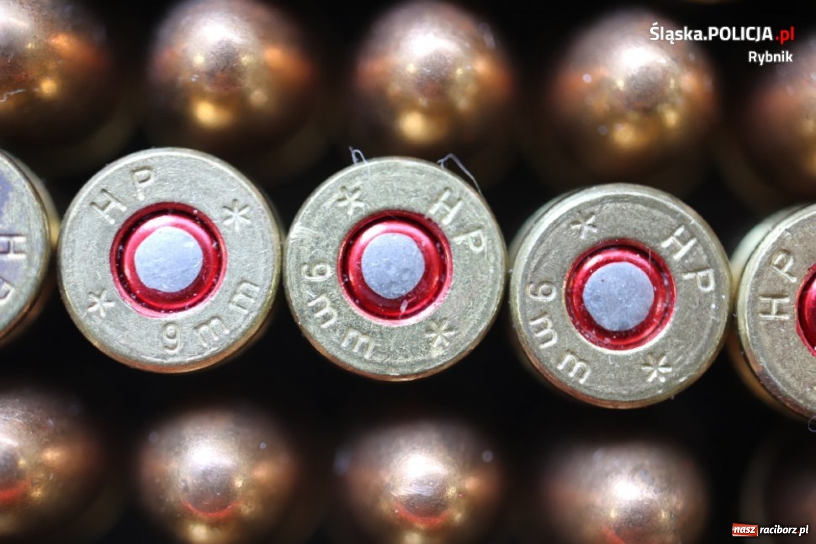 Zdjęcie w galerii na portalu naszraciborz.pl: U sąsiadów. Skład broni w mieszkaniu 42-latka  wiadomości z regionu