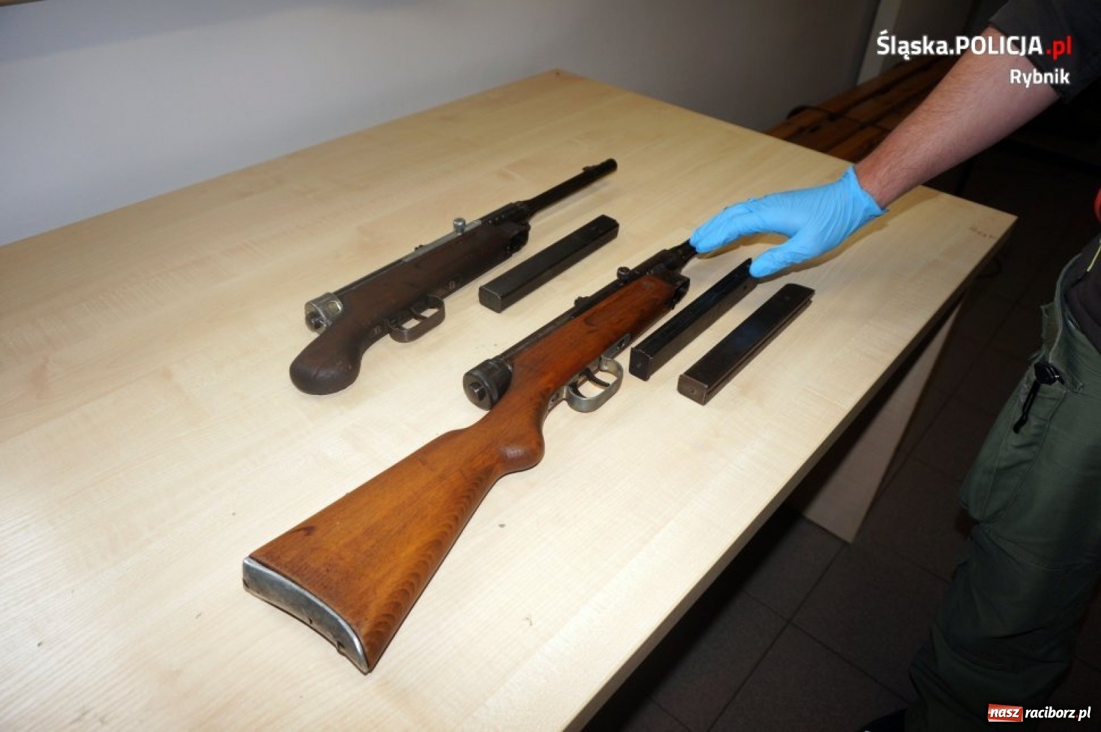 Zdjęcie w galerii na portalu naszraciborz.pl: U sąsiadów. Skład broni w mieszkaniu 42-latka  wiadomości z regionu