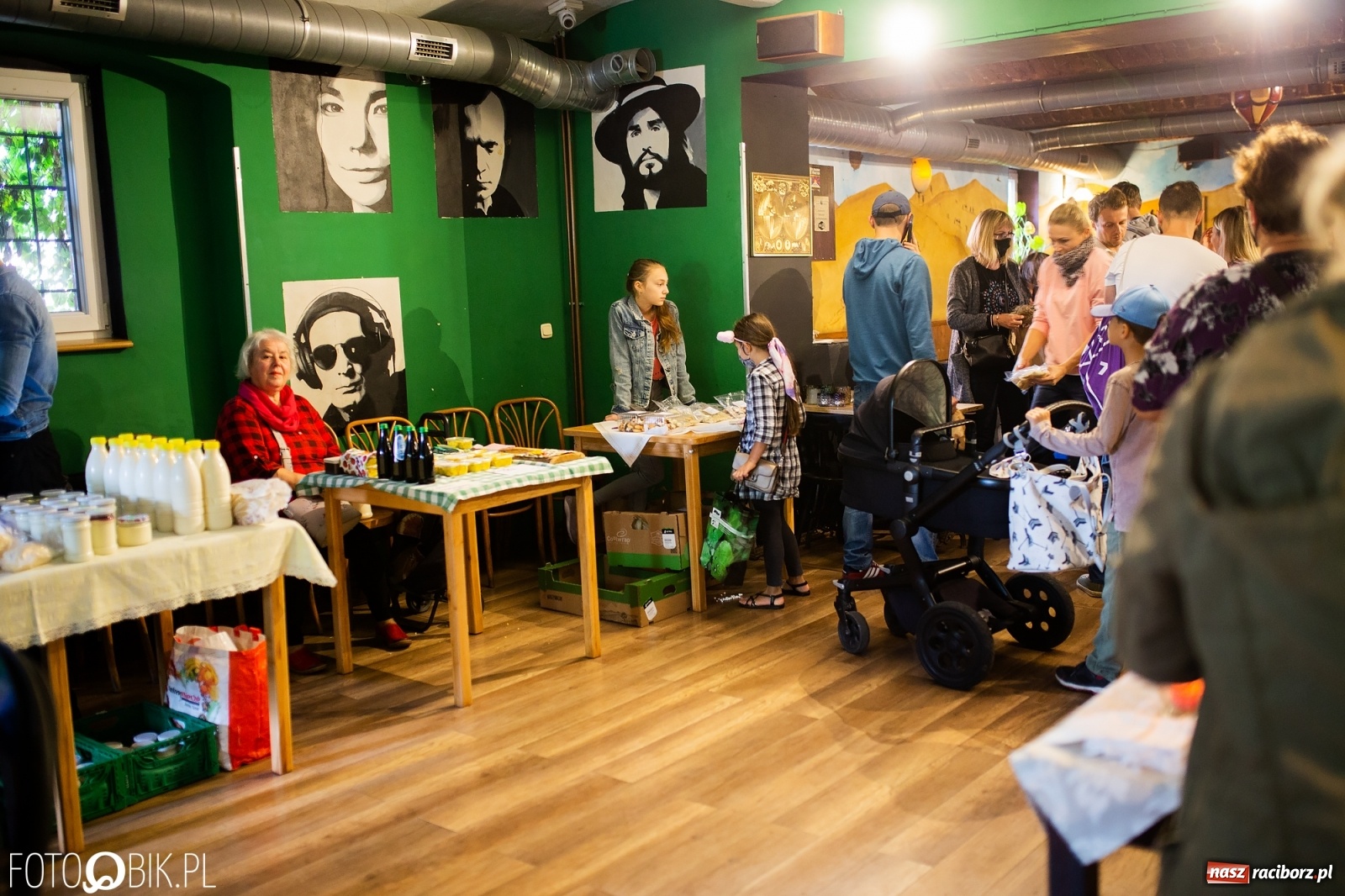 Zdjęcie w galerii na portalu naszraciborz.pl: BioBazar na Przystanku Kulturalnym Koniec Świata wiadomości z regionu