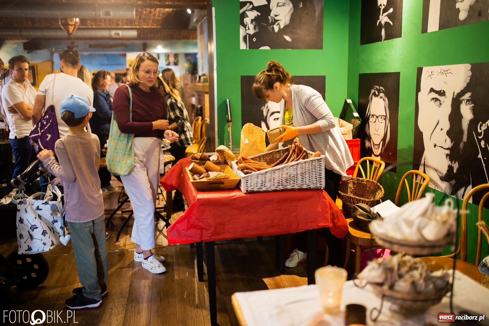 Zdjęcie w galerii na portalu naszraciborz.pl: BioBazar na Przystanku Kulturalnym Koniec Świata wiadomości z regionu