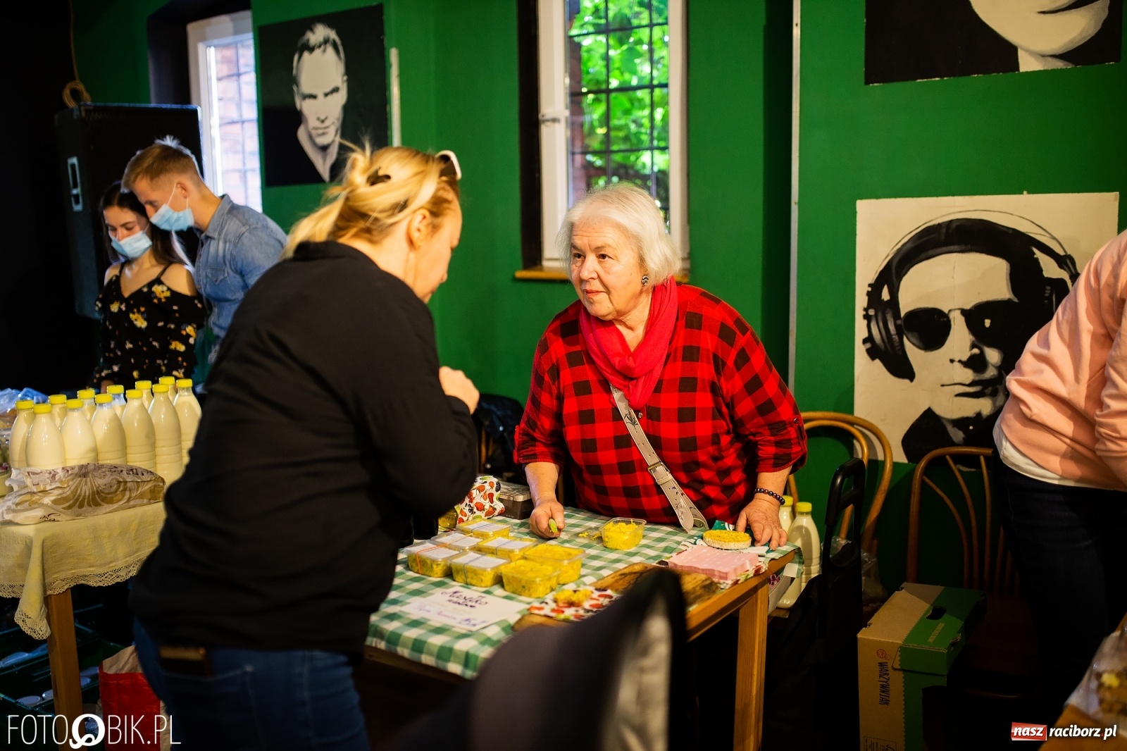 Zdjęcie w galerii na portalu naszraciborz.pl: BioBazar na Przystanku Kulturalnym Koniec Świata wiadomości z regionu