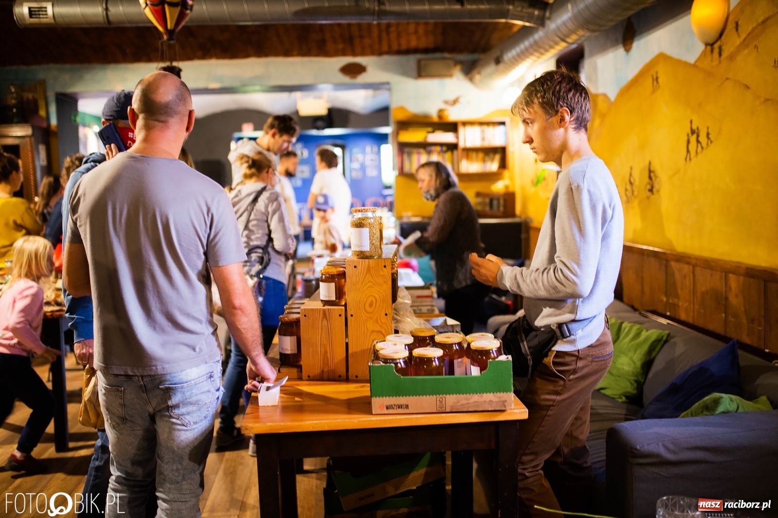 Zdjęcie w galerii na portalu naszraciborz.pl: BioBazar na Przystanku Kulturalnym Koniec Świata wiadomości z regionu