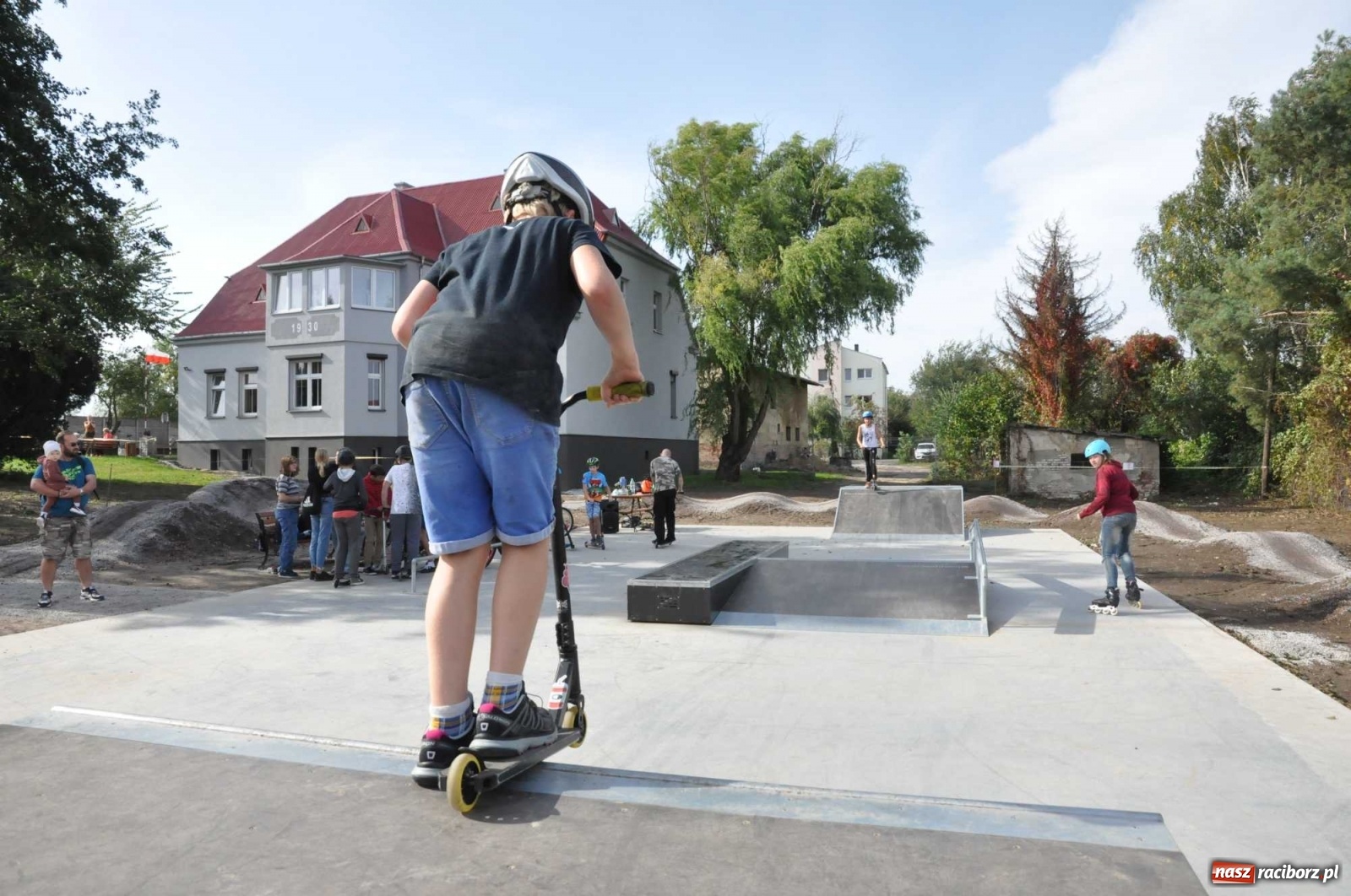 Zdjęcie w galerii na portalu naszraciborz.pl: W Krzanowicach otwarto skatepark i pumptrack [FOTO, WIDEO]  wiadomości z regionu