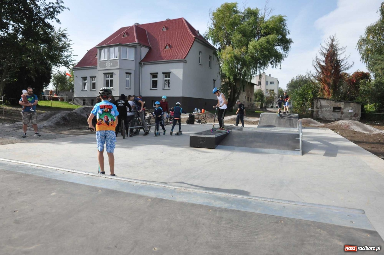 Zdjęcie w galerii na portalu naszraciborz.pl: W Krzanowicach otwarto skatepark i pumptrack [FOTO, WIDEO]  wiadomości z regionu