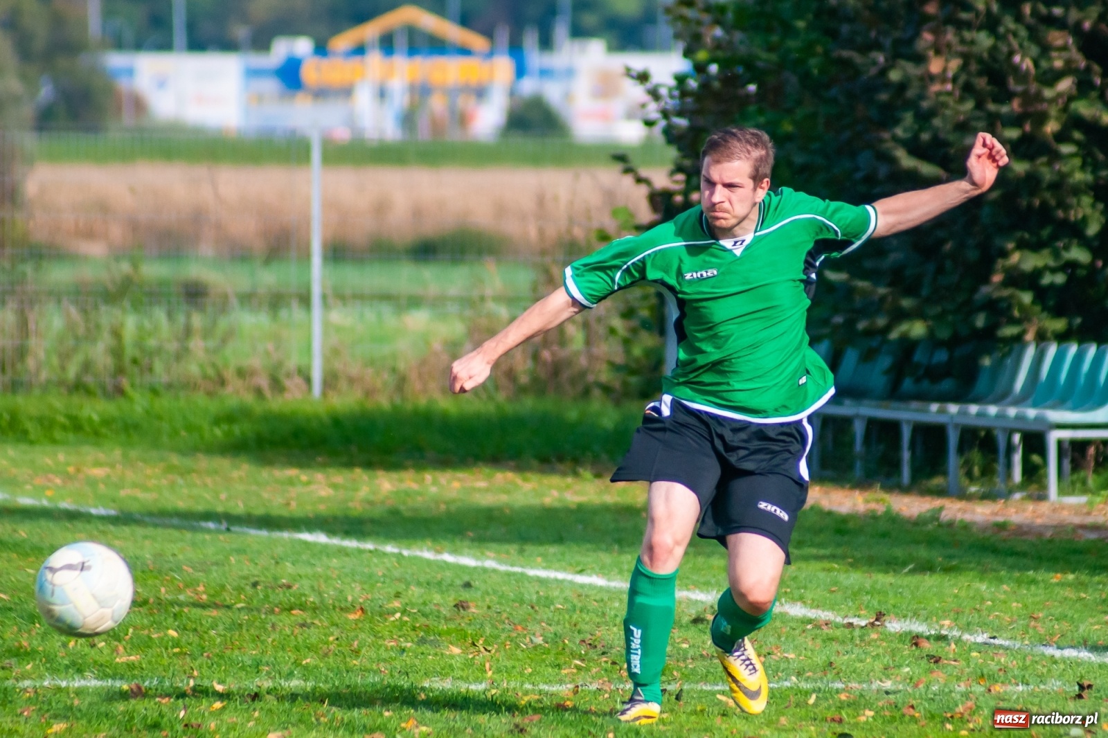 Zdjęcie w galerii na portalu naszraciborz.pl: Męczące derby na Płoni. Wicher nie sprostał Ocicom [FOTO i WIDEO] wiadomości z regionu