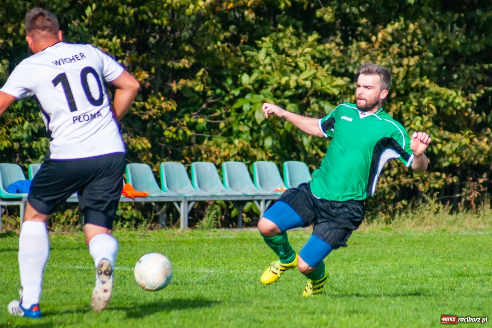 Zdjęcie w galerii na portalu naszraciborz.pl: Męczące derby na Płoni. Wicher nie sprostał Ocicom [FOTO i WIDEO] wiadomości z regionu