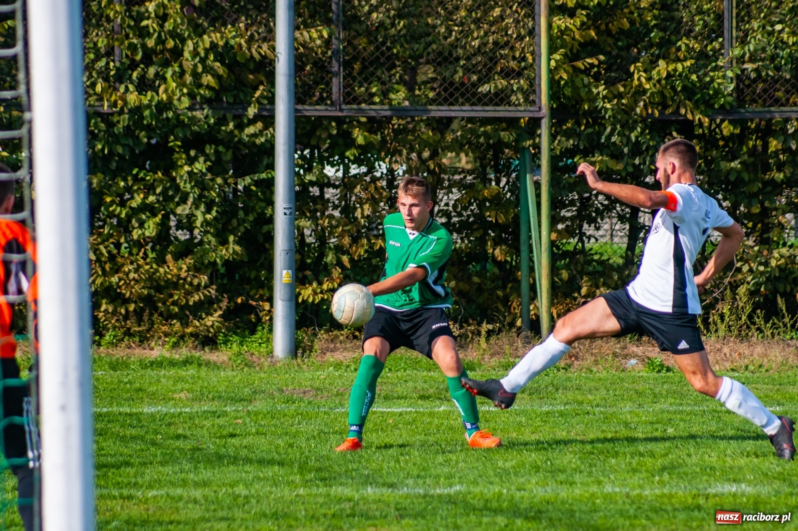 Zdjęcie w galerii na portalu naszraciborz.pl: Męczące derby na Płoni. Wicher nie sprostał Ocicom [FOTO i WIDEO] wiadomości z regionu