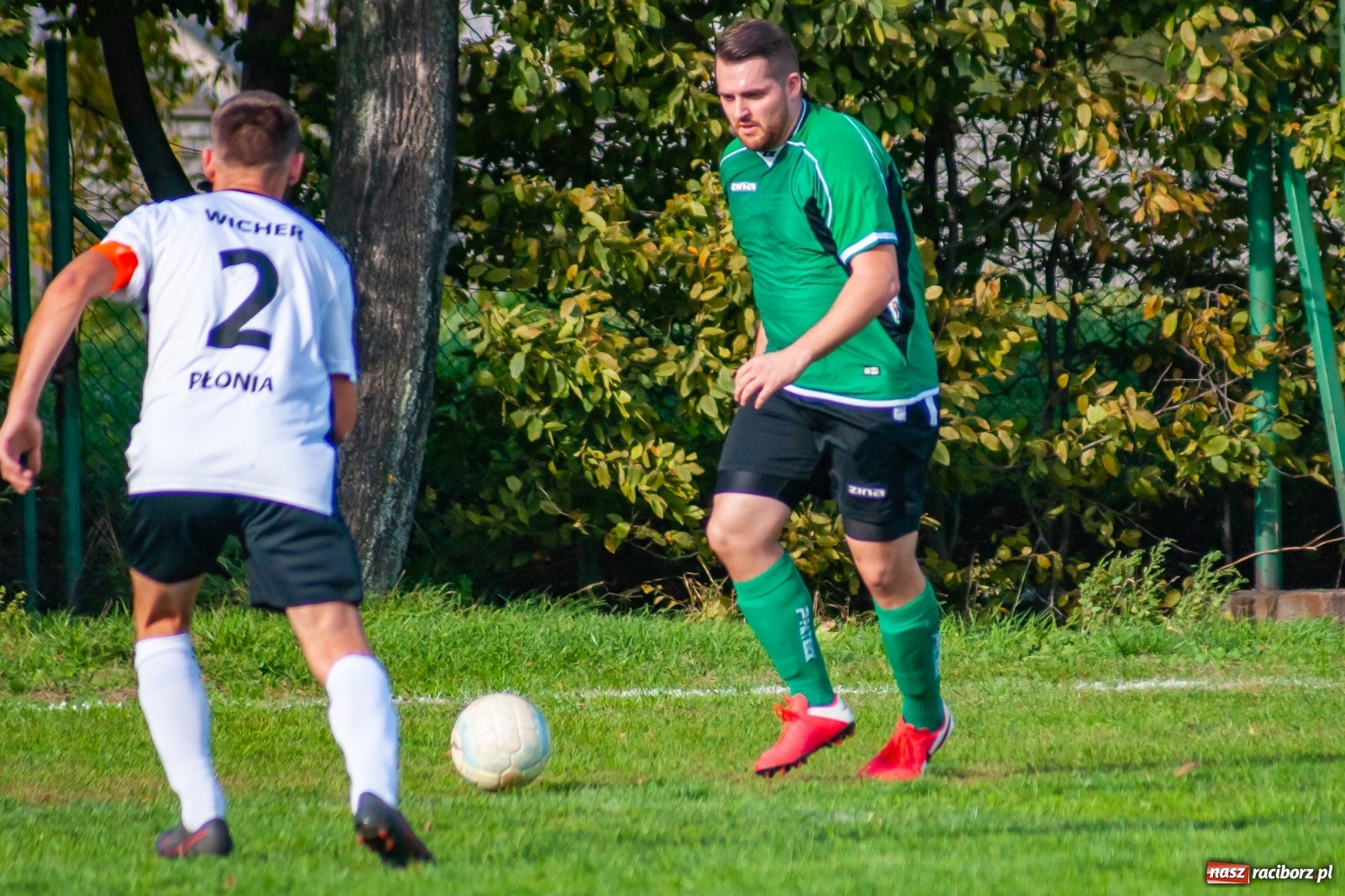 Zdjęcie w galerii na portalu naszraciborz.pl: Męczące derby na Płoni. Wicher nie sprostał Ocicom [FOTO i WIDEO] wiadomości z regionu