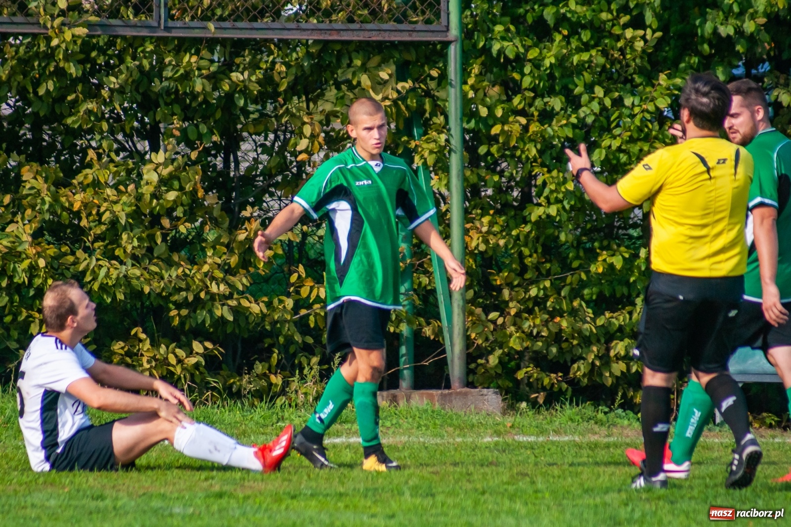Zdjęcie w galerii na portalu naszraciborz.pl: Męczące derby na Płoni. Wicher nie sprostał Ocicom [FOTO i WIDEO] wiadomości z regionu