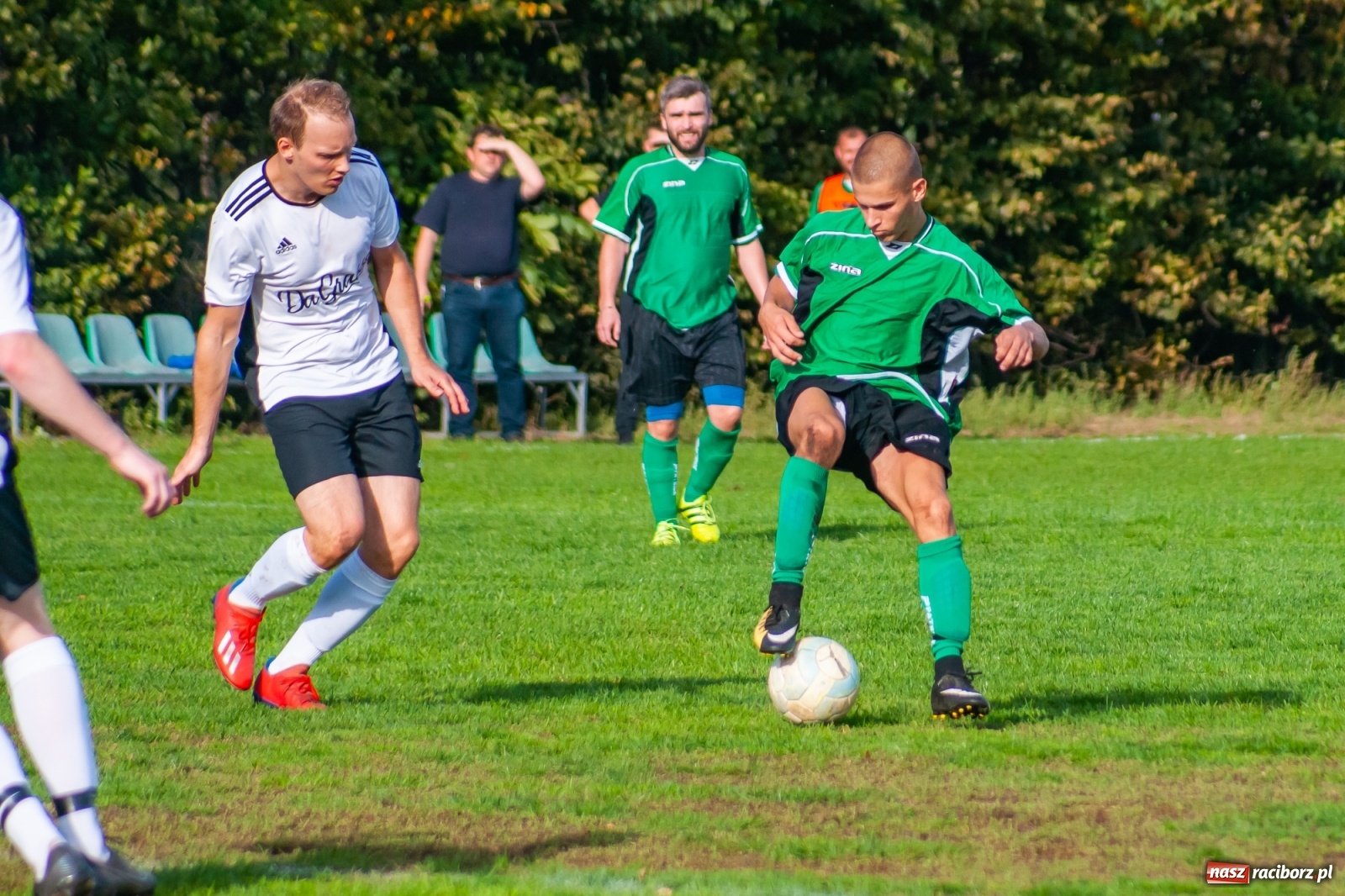 Zdjęcie w galerii na portalu naszraciborz.pl: Męczące derby na Płoni. Wicher nie sprostał Ocicom [FOTO i WIDEO] wiadomości z regionu