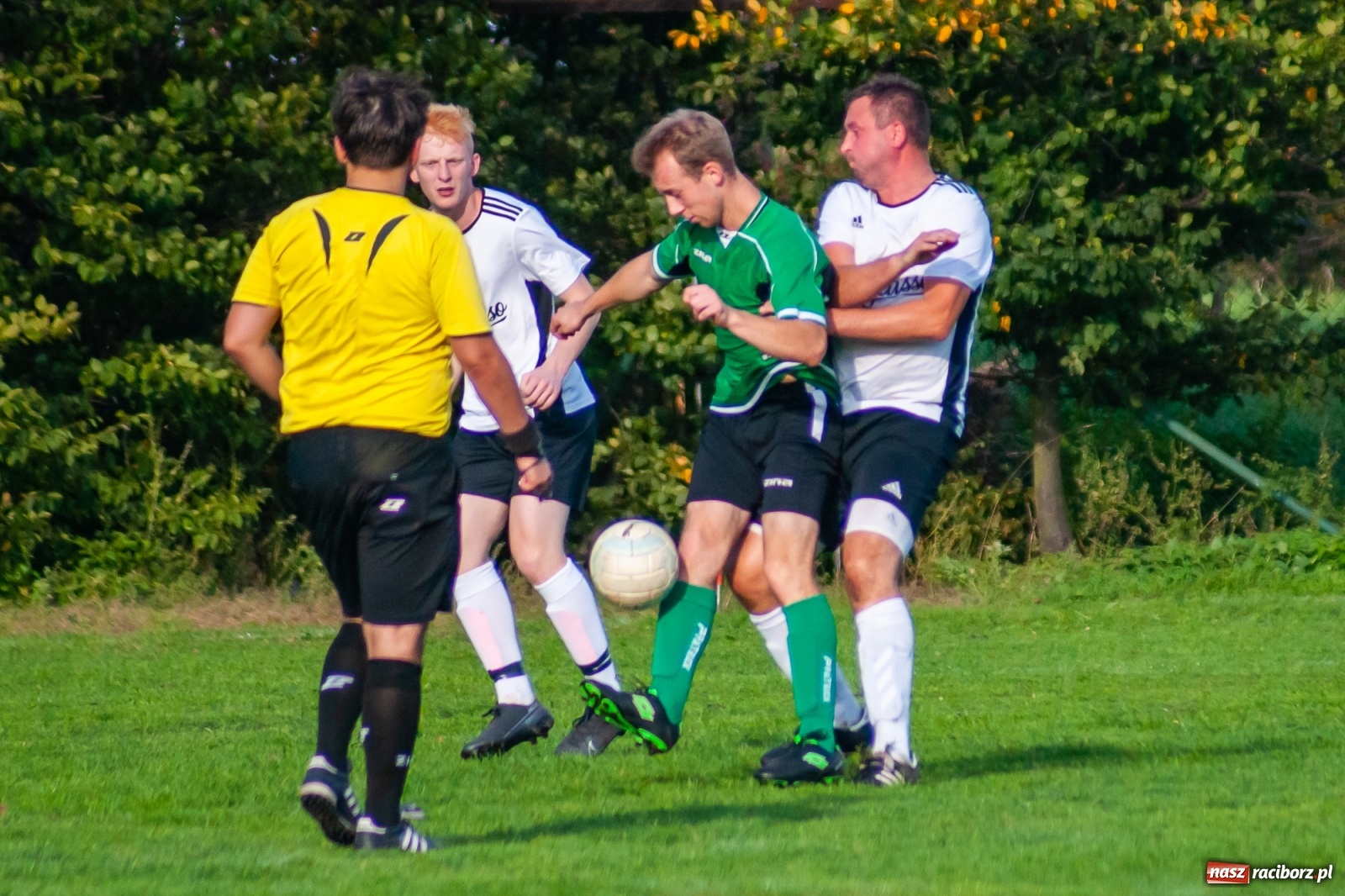 Zdjęcie w galerii na portalu naszraciborz.pl: Męczące derby na Płoni. Wicher nie sprostał Ocicom [FOTO i WIDEO] wiadomości z regionu