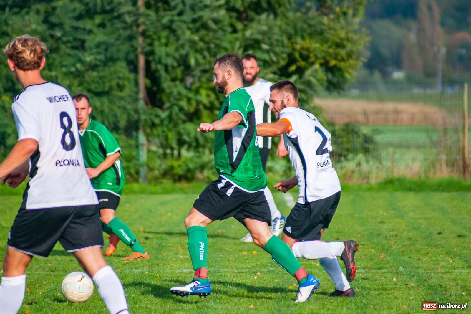 Zdjęcie w galerii na portalu naszraciborz.pl: Męczące derby na Płoni. Wicher nie sprostał Ocicom [FOTO i WIDEO] wiadomości z regionu