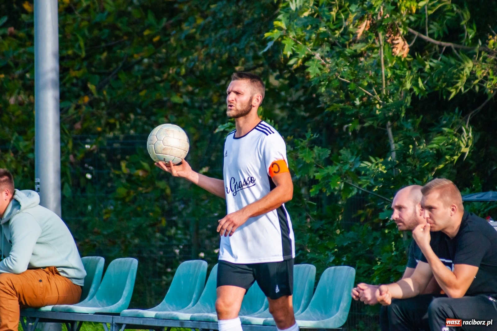 Zdjęcie w galerii na portalu naszraciborz.pl: Męczące derby na Płoni. Wicher nie sprostał Ocicom [FOTO i WIDEO] wiadomości z regionu