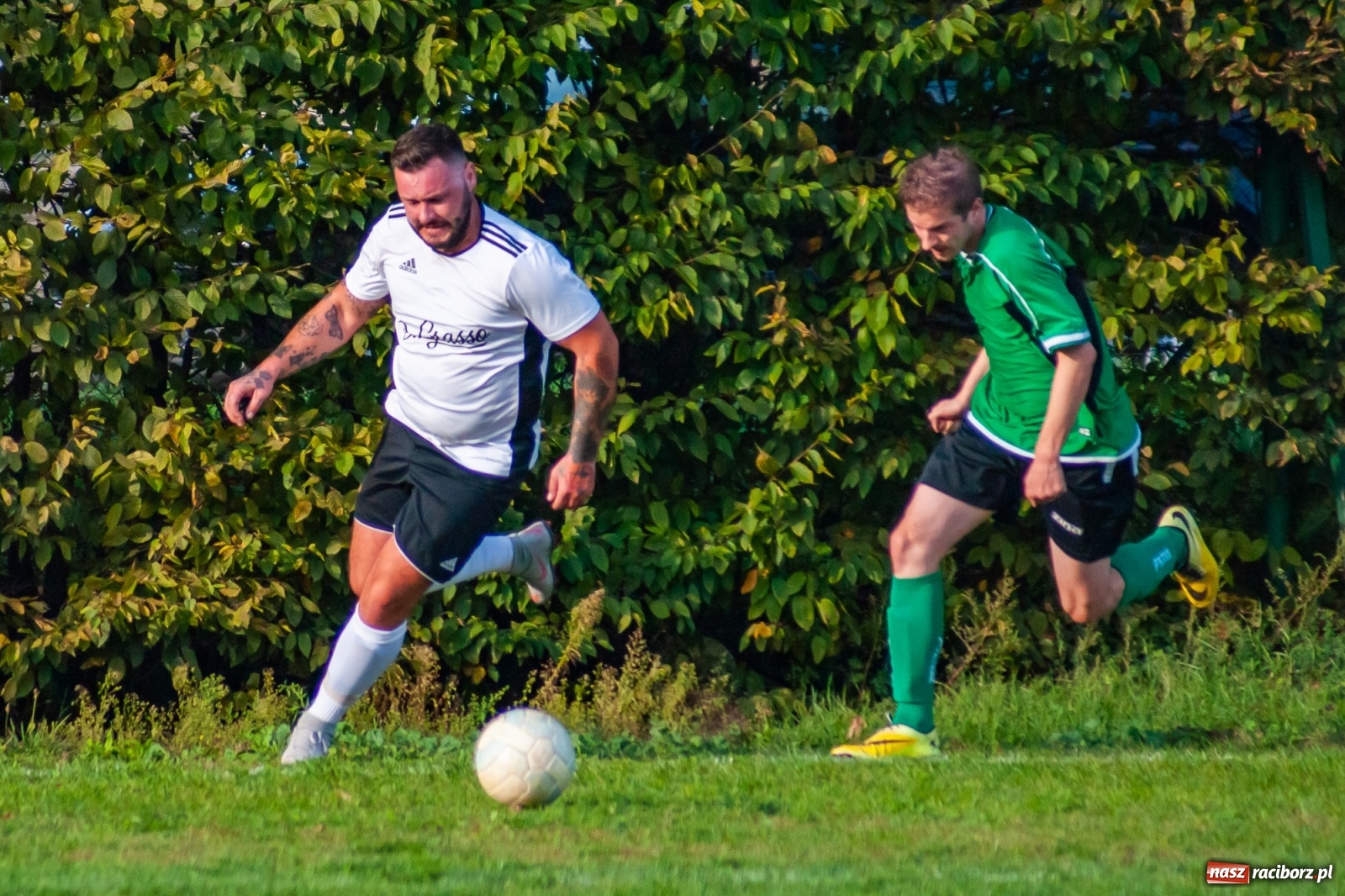 Zdjęcie w galerii na portalu naszraciborz.pl: Męczące derby na Płoni. Wicher nie sprostał Ocicom [FOTO i WIDEO] wiadomości z regionu