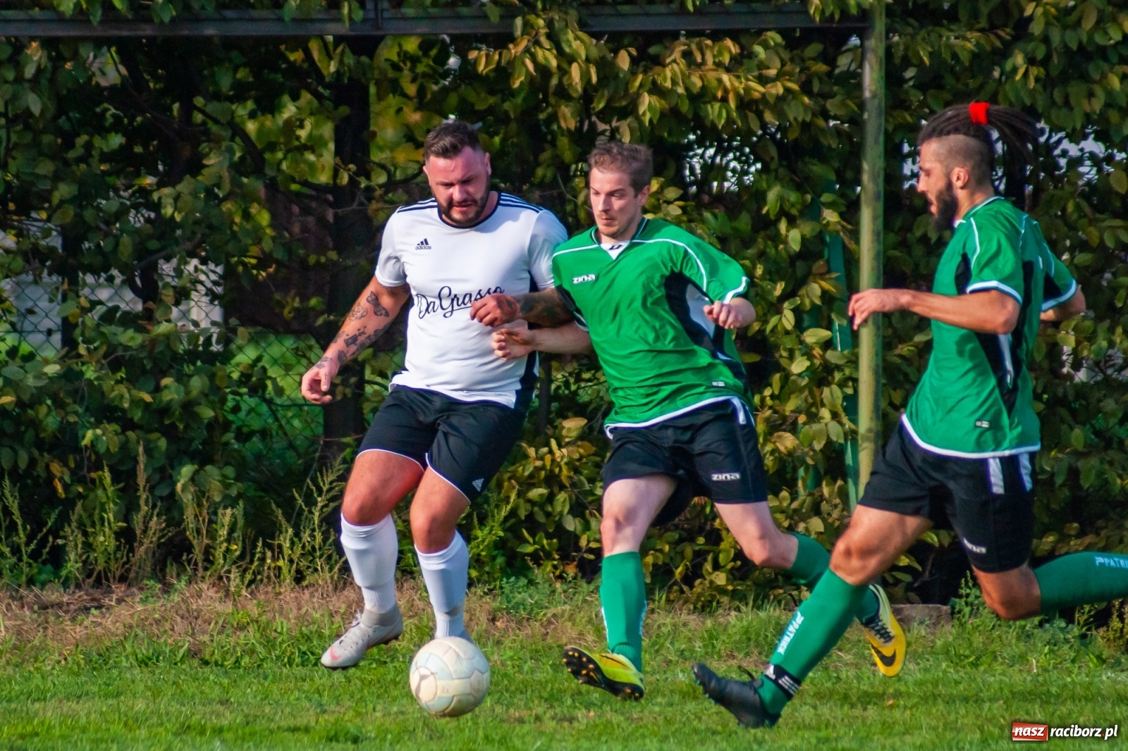Zdjęcie w galerii na portalu naszraciborz.pl: Męczące derby na Płoni. Wicher nie sprostał Ocicom [FOTO i WIDEO] wiadomości z regionu