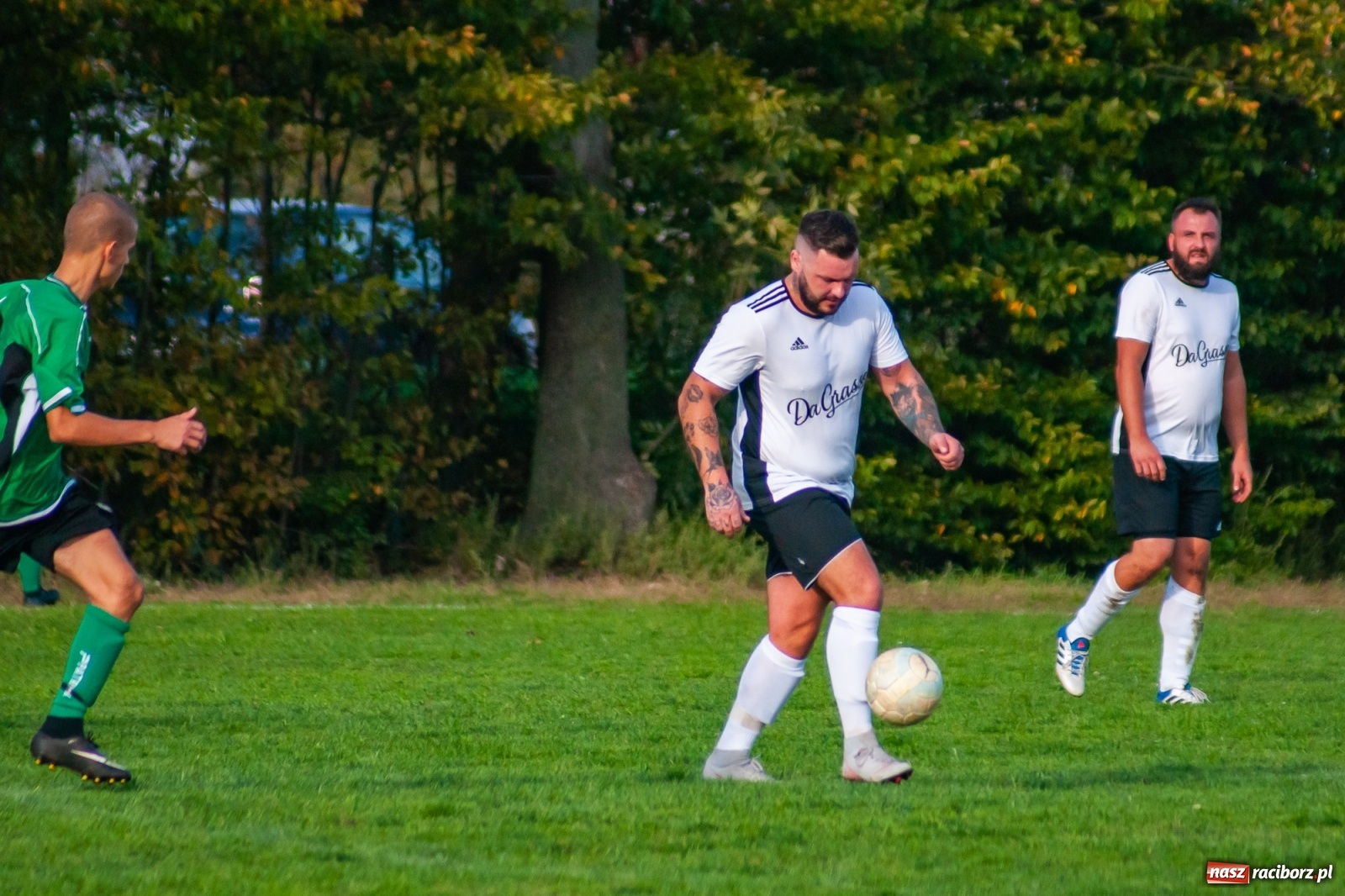 Zdjęcie w galerii na portalu naszraciborz.pl: Męczące derby na Płoni. Wicher nie sprostał Ocicom [FOTO i WIDEO] wiadomości z regionu