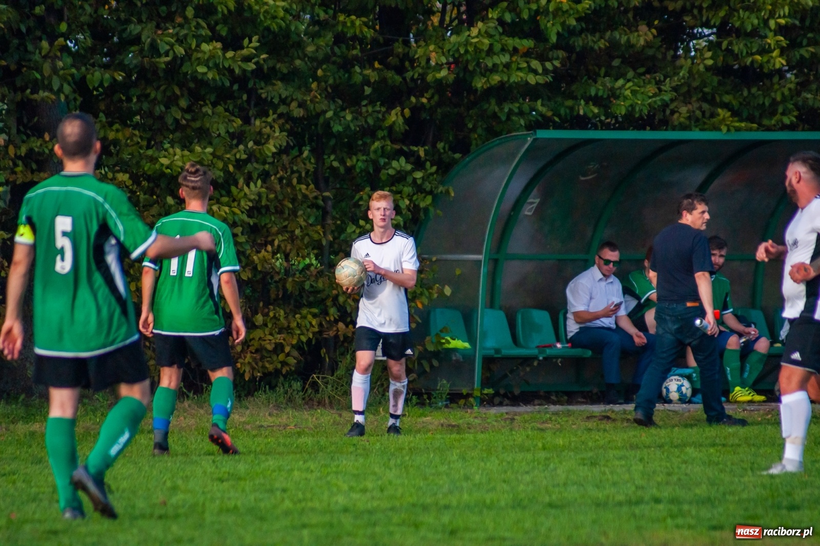 Zdjęcie w galerii na portalu naszraciborz.pl: Męczące derby na Płoni. Wicher nie sprostał Ocicom [FOTO i WIDEO] wiadomości z regionu