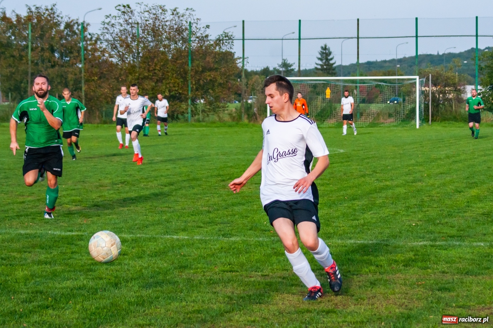 Zdjęcie w galerii na portalu naszraciborz.pl: Męczące derby na Płoni. Wicher nie sprostał Ocicom [FOTO i WIDEO] wiadomości z regionu