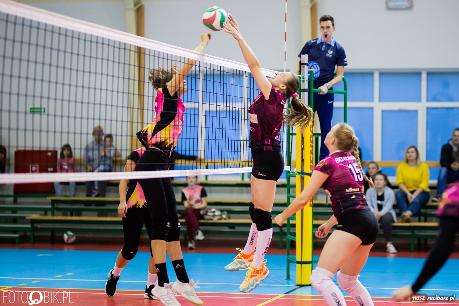 Zdjęcie w galerii na portalu naszraciborz.pl: Zimny prysznic w pierwszym secie obudził UKS Krzanowice [FOTO] wiadomości z regionu