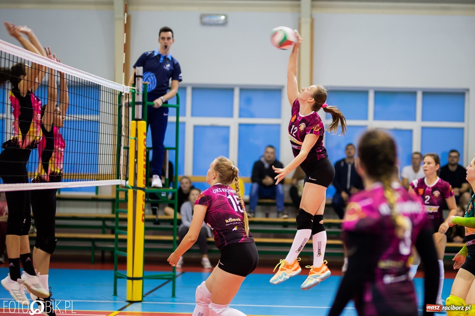 Zdjęcie w galerii na portalu naszraciborz.pl: Zimny prysznic w pierwszym secie obudził UKS Krzanowice [FOTO] wiadomości z regionu