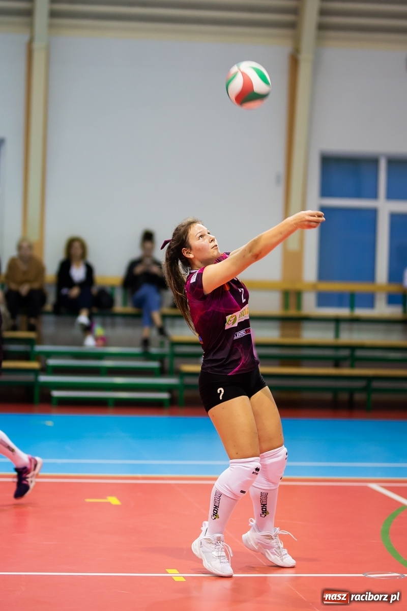 Zdjęcie w galerii na portalu naszraciborz.pl: Zimny prysznic w pierwszym secie obudził UKS Krzanowice [FOTO] wiadomości z regionu