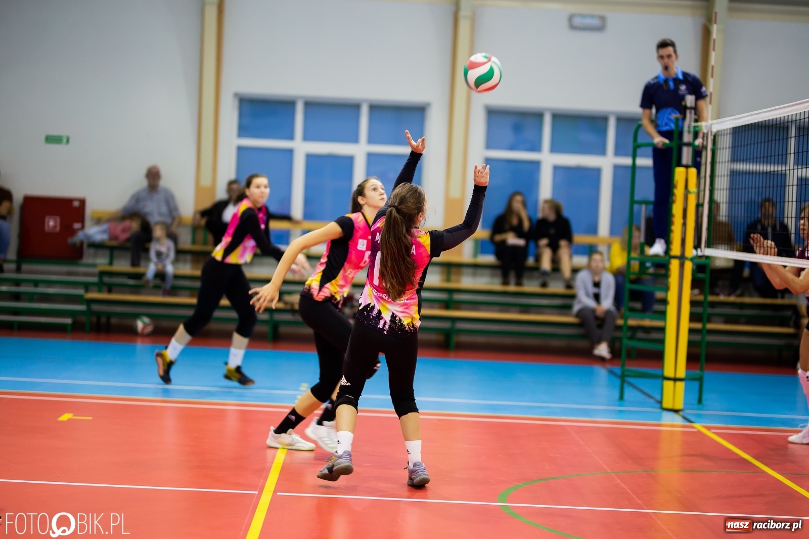 Zdjęcie w galerii na portalu naszraciborz.pl: Zimny prysznic w pierwszym secie obudził UKS Krzanowice [FOTO] wiadomości z regionu