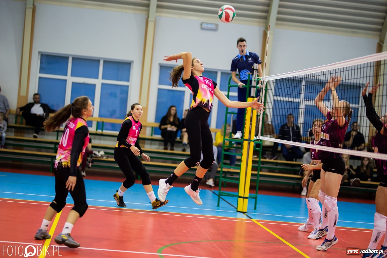 Zdjęcie w galerii na portalu naszraciborz.pl: Zimny prysznic w pierwszym secie obudził UKS Krzanowice [FOTO] wiadomości z regionu