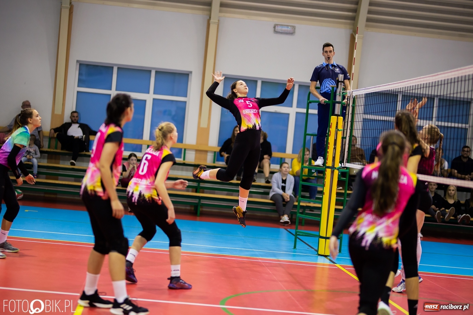 Zdjęcie w galerii na portalu naszraciborz.pl: Zimny prysznic w pierwszym secie obudził UKS Krzanowice [FOTO] wiadomości z regionu