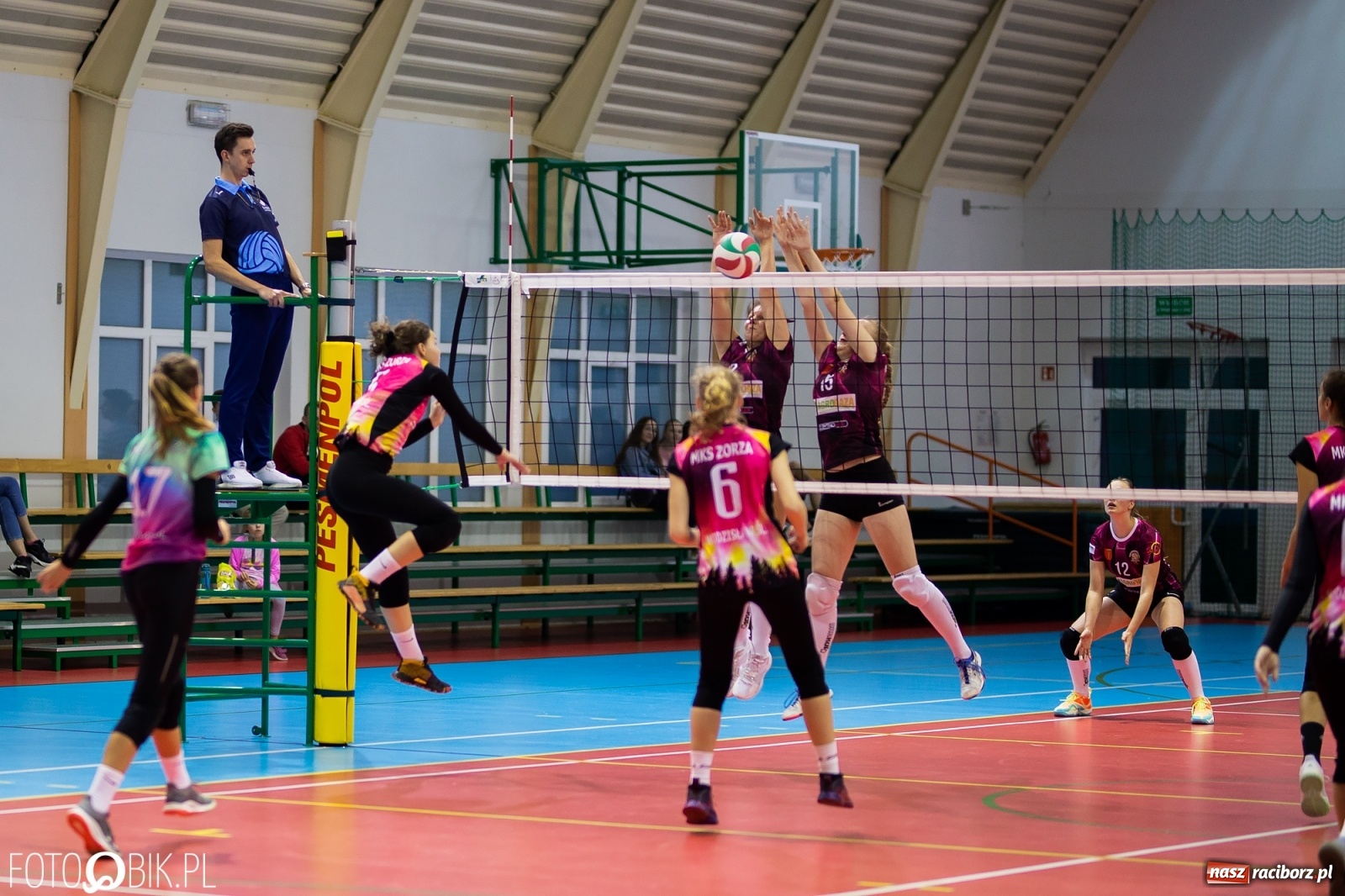 Zdjęcie w galerii na portalu naszraciborz.pl: Zimny prysznic w pierwszym secie obudził UKS Krzanowice [FOTO] wiadomości z regionu