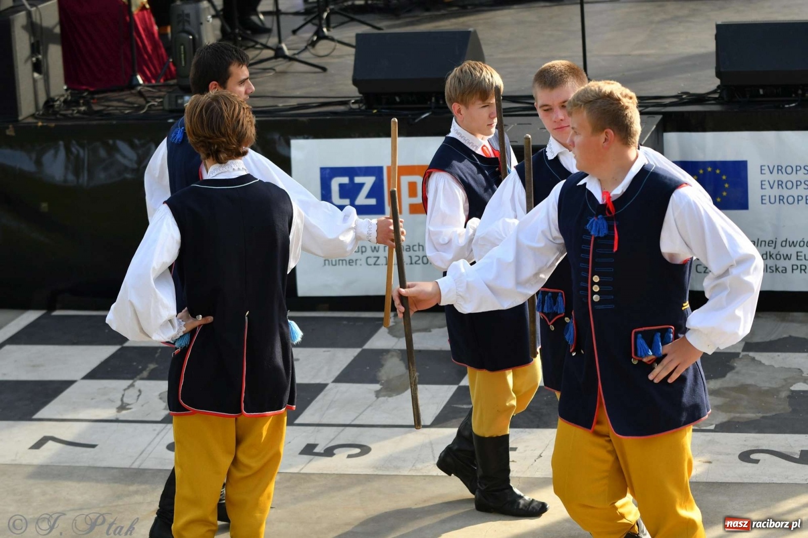 Zdjęcie w galerii na portalu naszraciborz.pl: Racibórz pożegnał na bulwarach lato [FOTO]  wiadomości z regionu