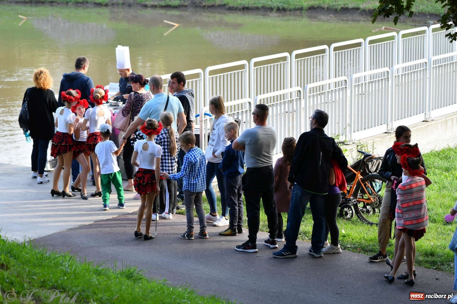 Zdjęcie w galerii na portalu naszraciborz.pl: Racibórz pożegnał na bulwarach lato [FOTO]  wiadomości z regionu