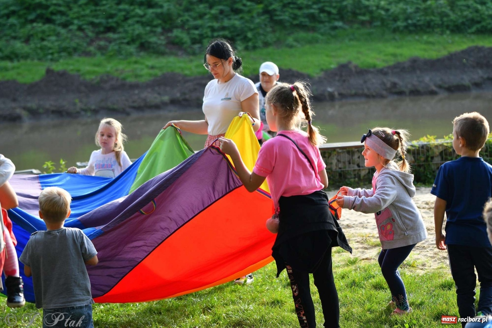 Zdjęcie w galerii na portalu naszraciborz.pl: Racibórz pożegnał na bulwarach lato [FOTO]  wiadomości z regionu
