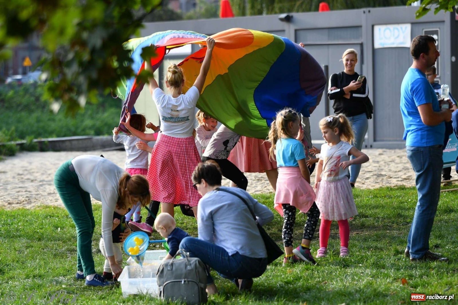 Zdjęcie w galerii na portalu naszraciborz.pl: Racibórz pożegnał na bulwarach lato [FOTO]  wiadomości z regionu