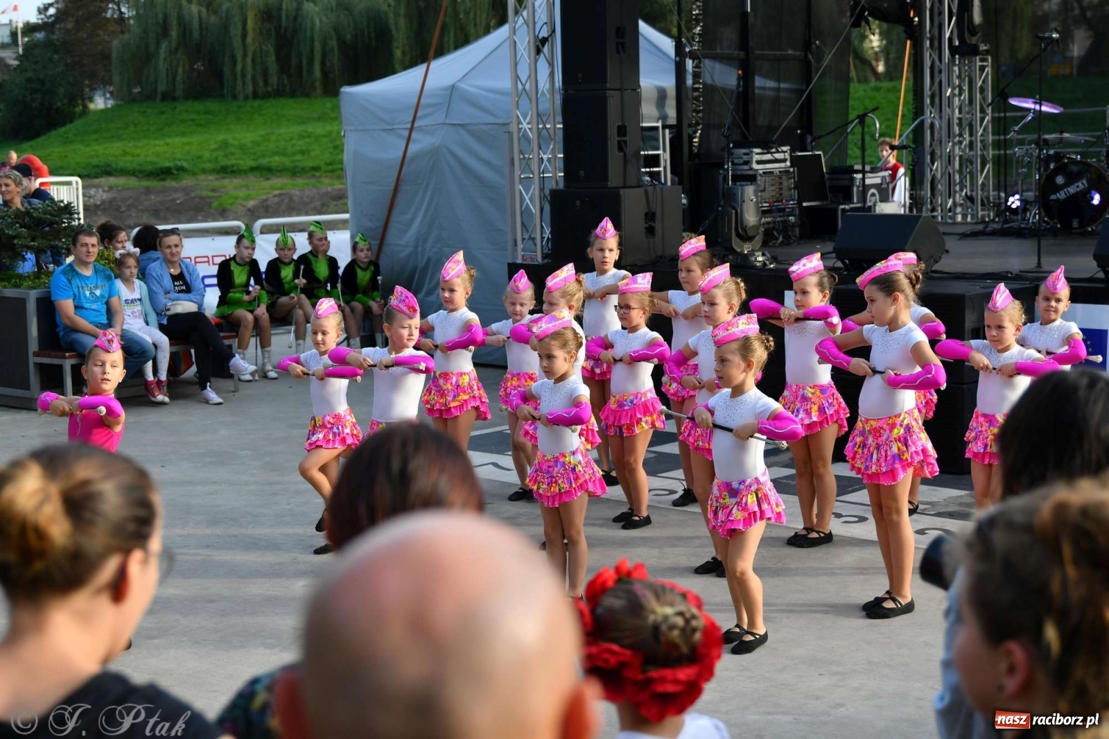 Zdjęcie w galerii na portalu naszraciborz.pl: Racibórz pożegnał na bulwarach lato [FOTO]  wiadomości z regionu
