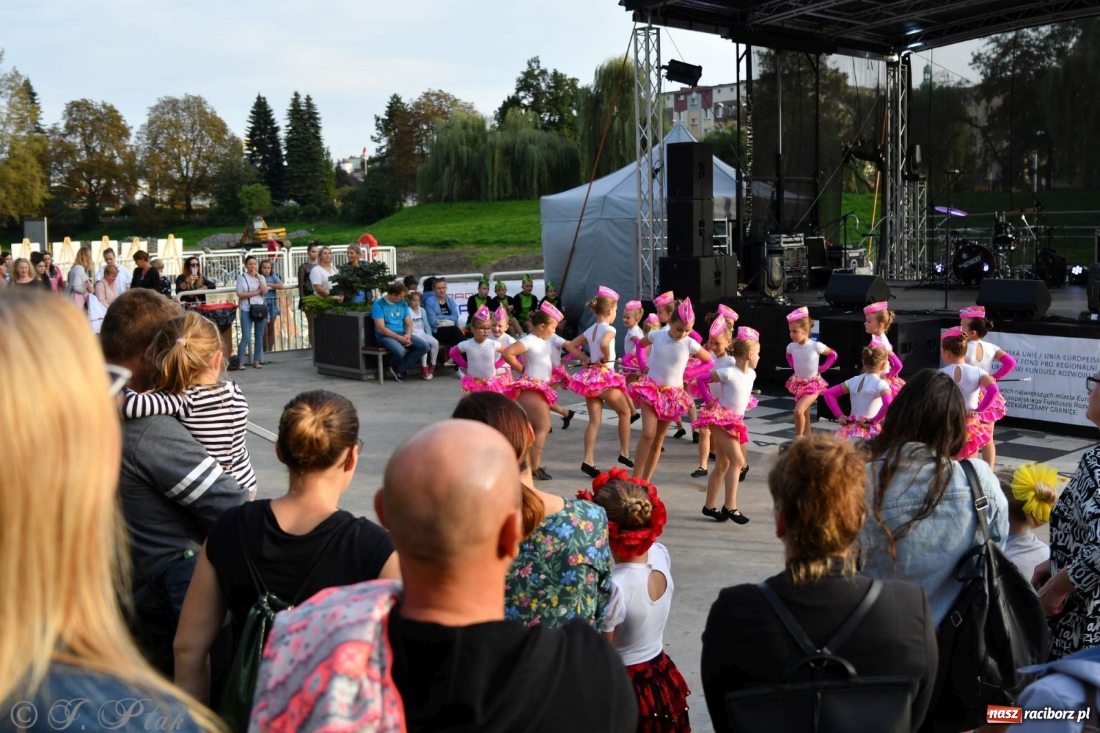 Zdjęcie w galerii na portalu naszraciborz.pl: Racibórz pożegnał na bulwarach lato [FOTO]  wiadomości z regionu