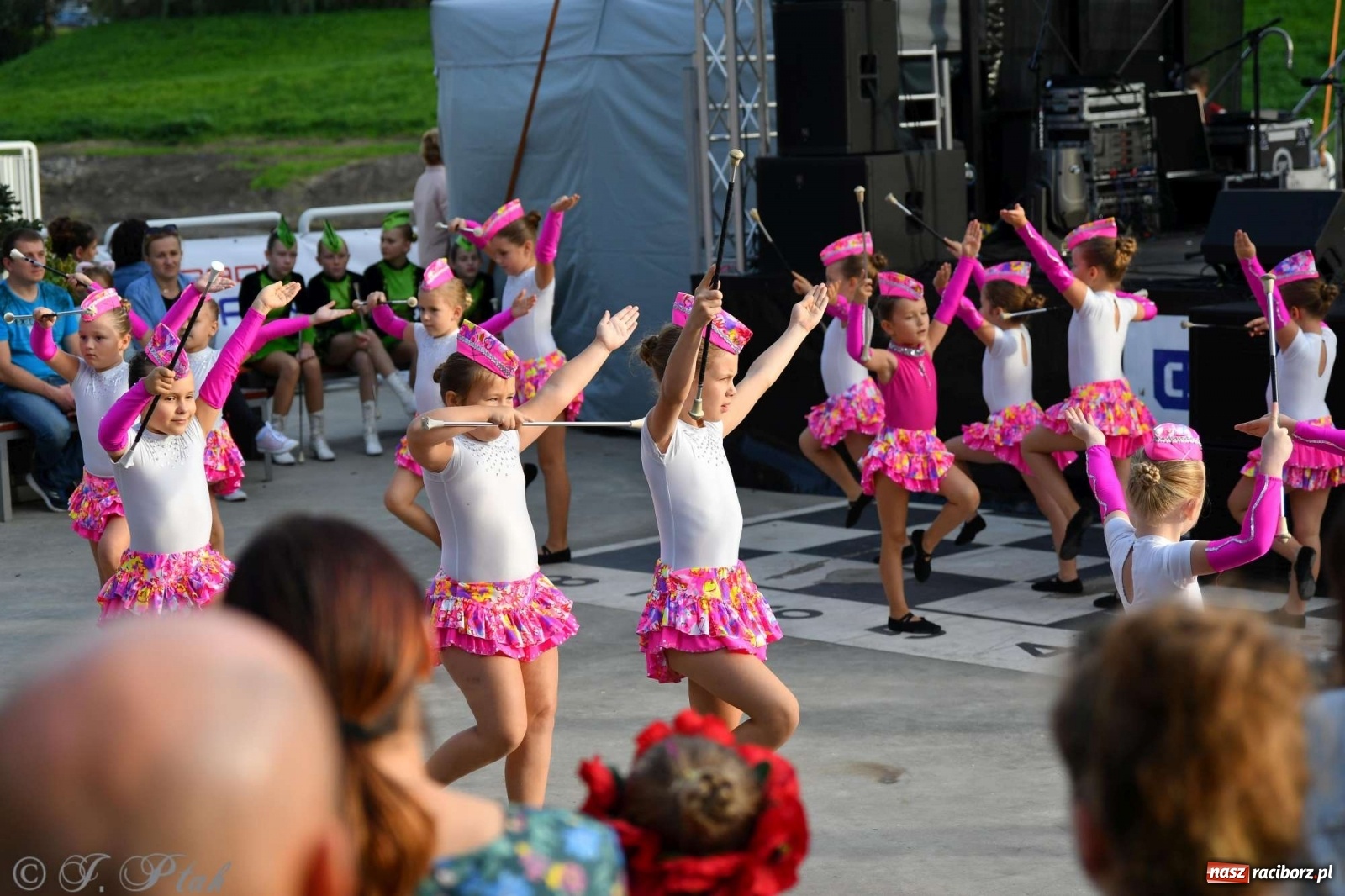 Zdjęcie w galerii na portalu naszraciborz.pl: Racibórz pożegnał na bulwarach lato [FOTO]  wiadomości z regionu