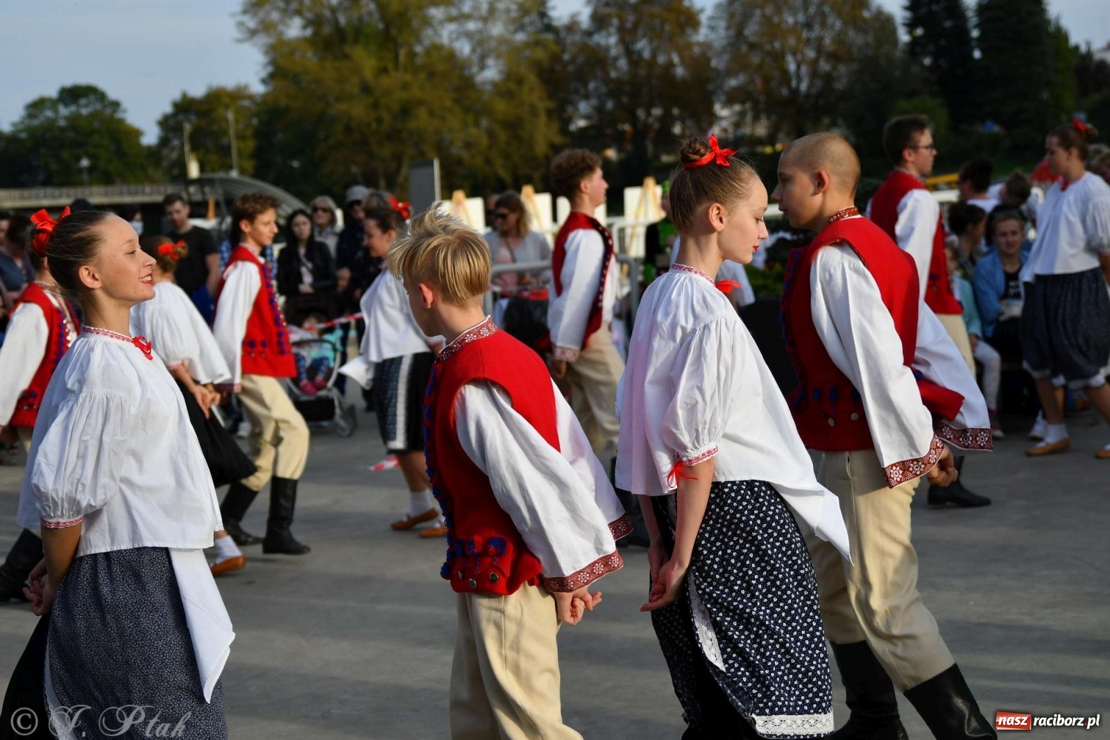 Zdjęcie w galerii na portalu naszraciborz.pl: Racibórz pożegnał na bulwarach lato [FOTO]  wiadomości z regionu