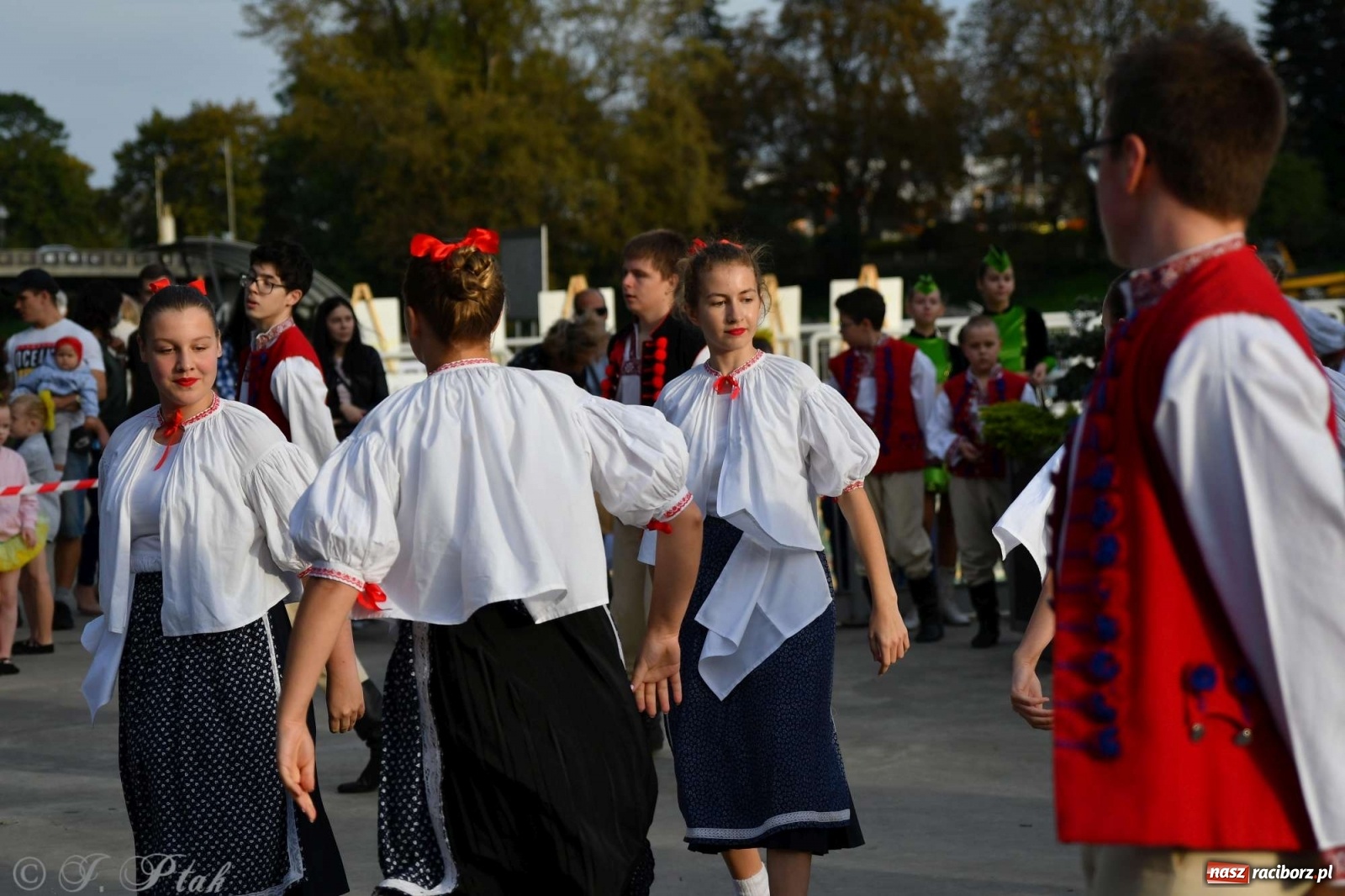 Zdjęcie w galerii na portalu naszraciborz.pl: Racibórz pożegnał na bulwarach lato [FOTO]  wiadomości z regionu