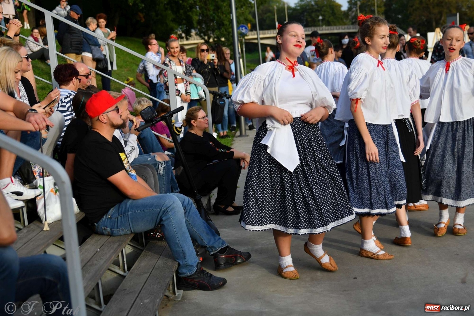 Zdjęcie w galerii na portalu naszraciborz.pl: Racibórz pożegnał na bulwarach lato [FOTO]  wiadomości z regionu