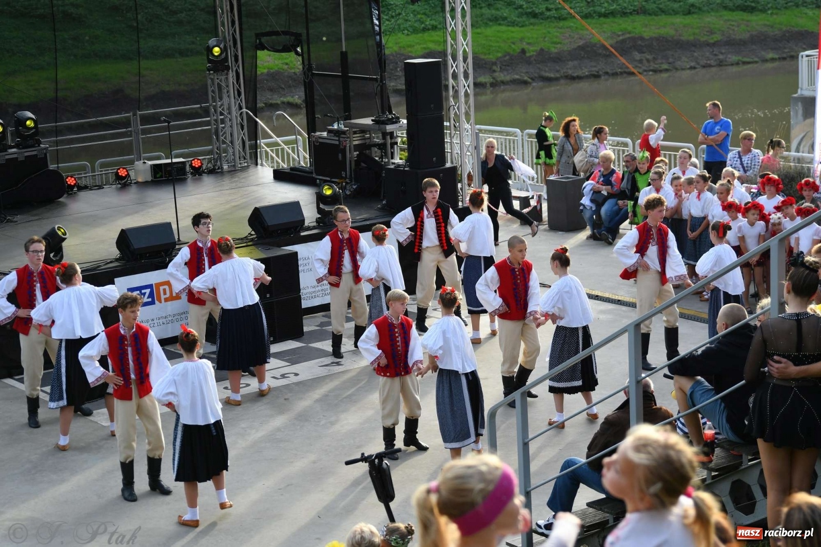 Zdjęcie w galerii na portalu naszraciborz.pl: Racibórz pożegnał na bulwarach lato [FOTO]  wiadomości z regionu
