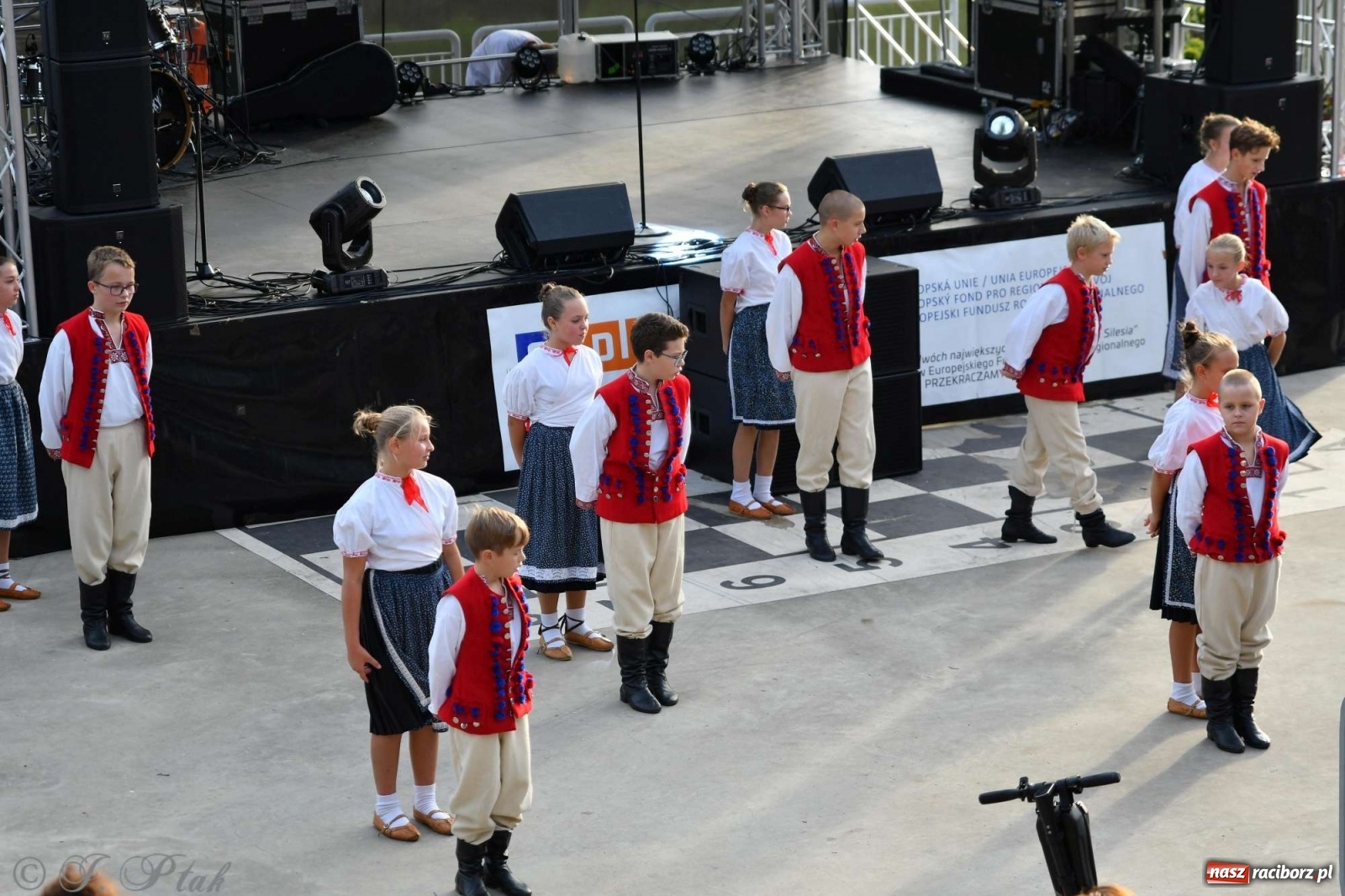 Zdjęcie w galerii na portalu naszraciborz.pl: Racibórz pożegnał na bulwarach lato [FOTO]  wiadomości z regionu