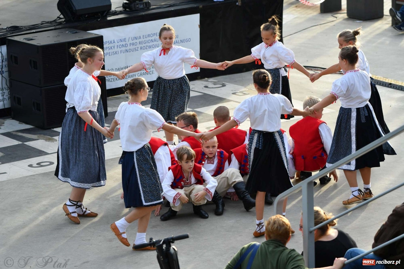 Zdjęcie w galerii na portalu naszraciborz.pl: Racibórz pożegnał na bulwarach lato [FOTO]  wiadomości z regionu