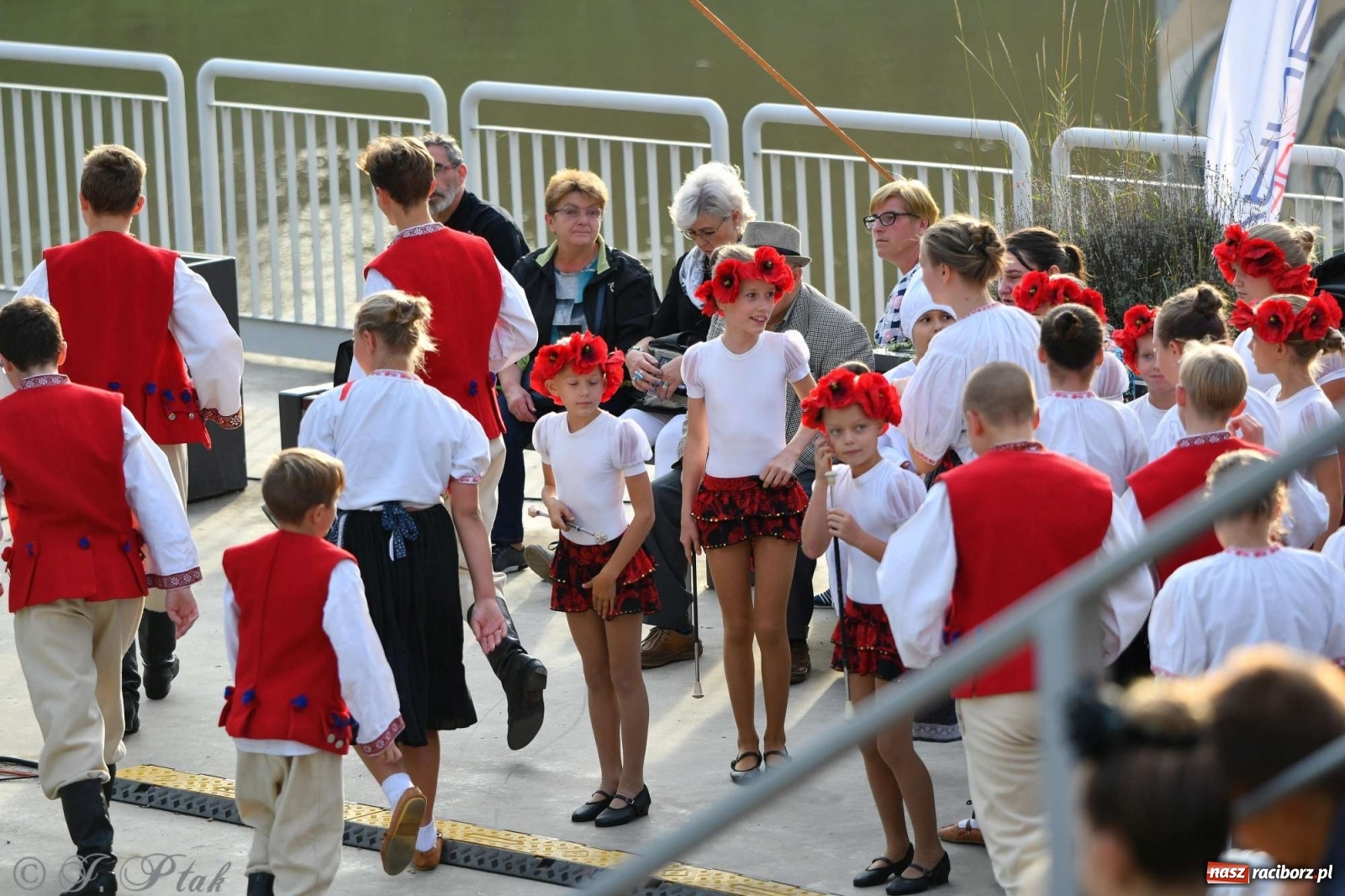 Zdjęcie w galerii na portalu naszraciborz.pl: Racibórz pożegnał na bulwarach lato [FOTO]  wiadomości z regionu