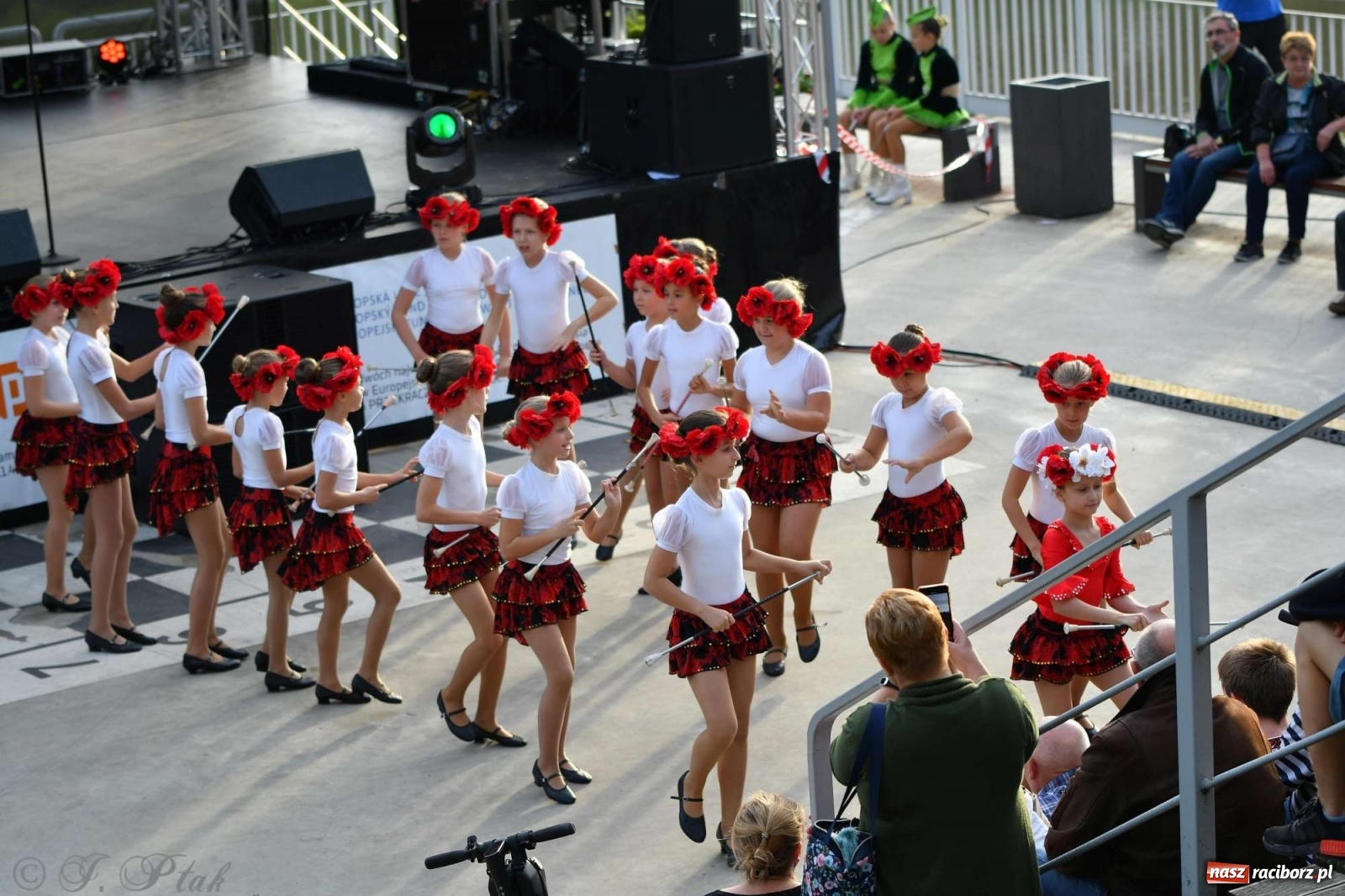 Zdjęcie w galerii na portalu naszraciborz.pl: Racibórz pożegnał na bulwarach lato [FOTO]  wiadomości z regionu